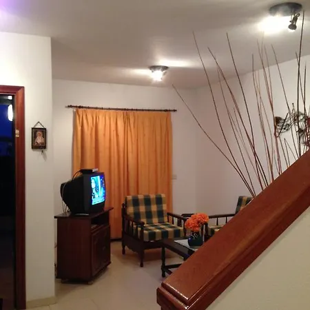 Chalet Urbanizacion Las Rosas Arona (Tenerife)
